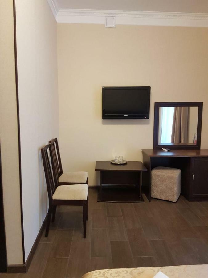 Lazurniy Bereg Hotel Gagra Bagian luar foto