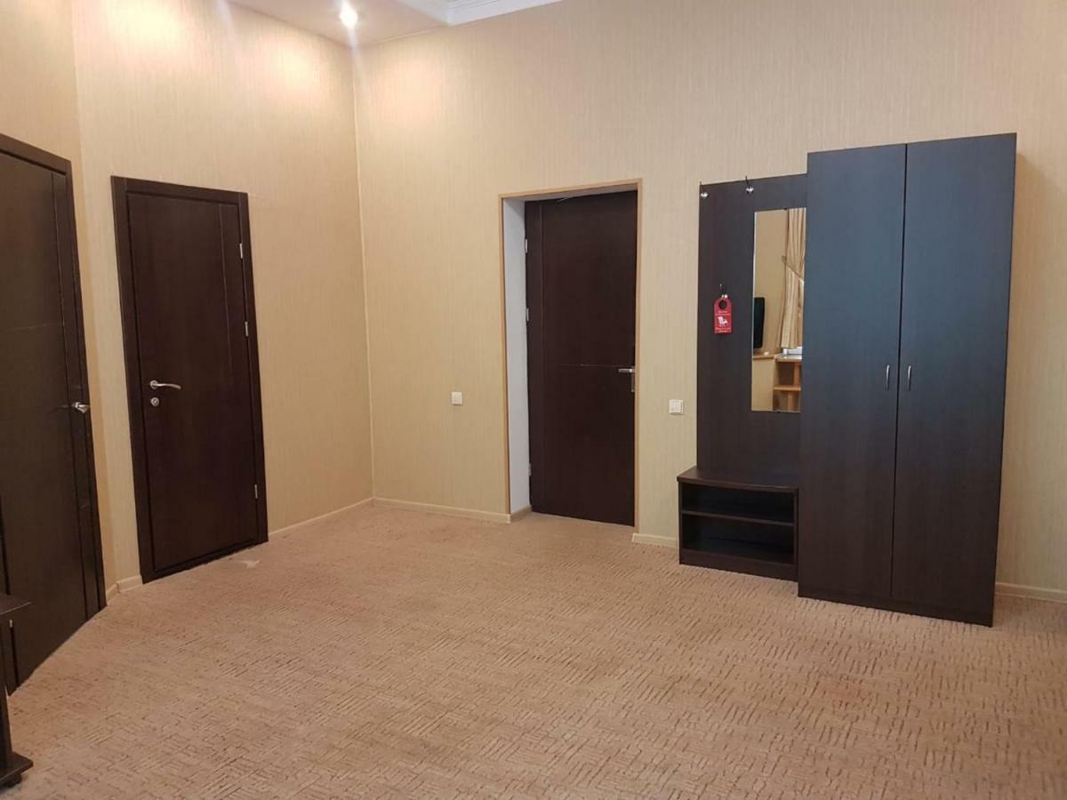 Lazurniy Bereg Hotel Gagra Bagian luar foto