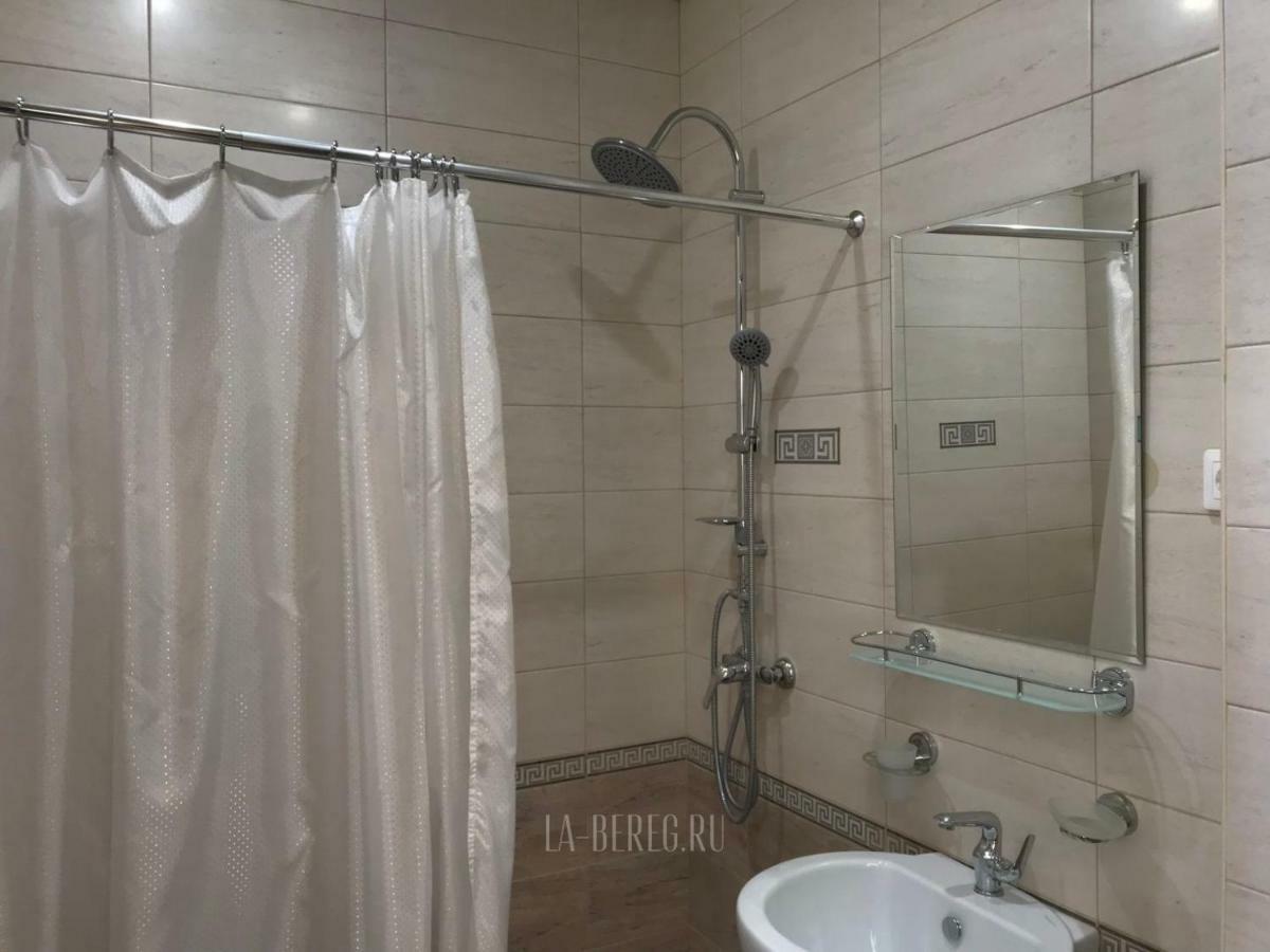 Lazurniy Bereg Hotel Gagra Bagian luar foto